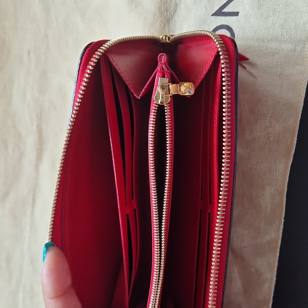 Louis Vuitton Red Wallet - Picture 6 of 8